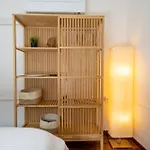 Modern By Honey Homes 公寓