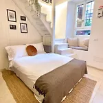 Modern By Honey Homes * 萨拉科玛希娜