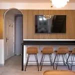 Modern By Honey Homes * 萨拉科玛希娜