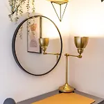 Modern By Honey Homes 公寓 *