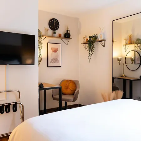 アパート Modern By Honey Homes *