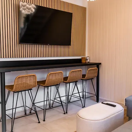 Modern By Honey Homes アパート *
